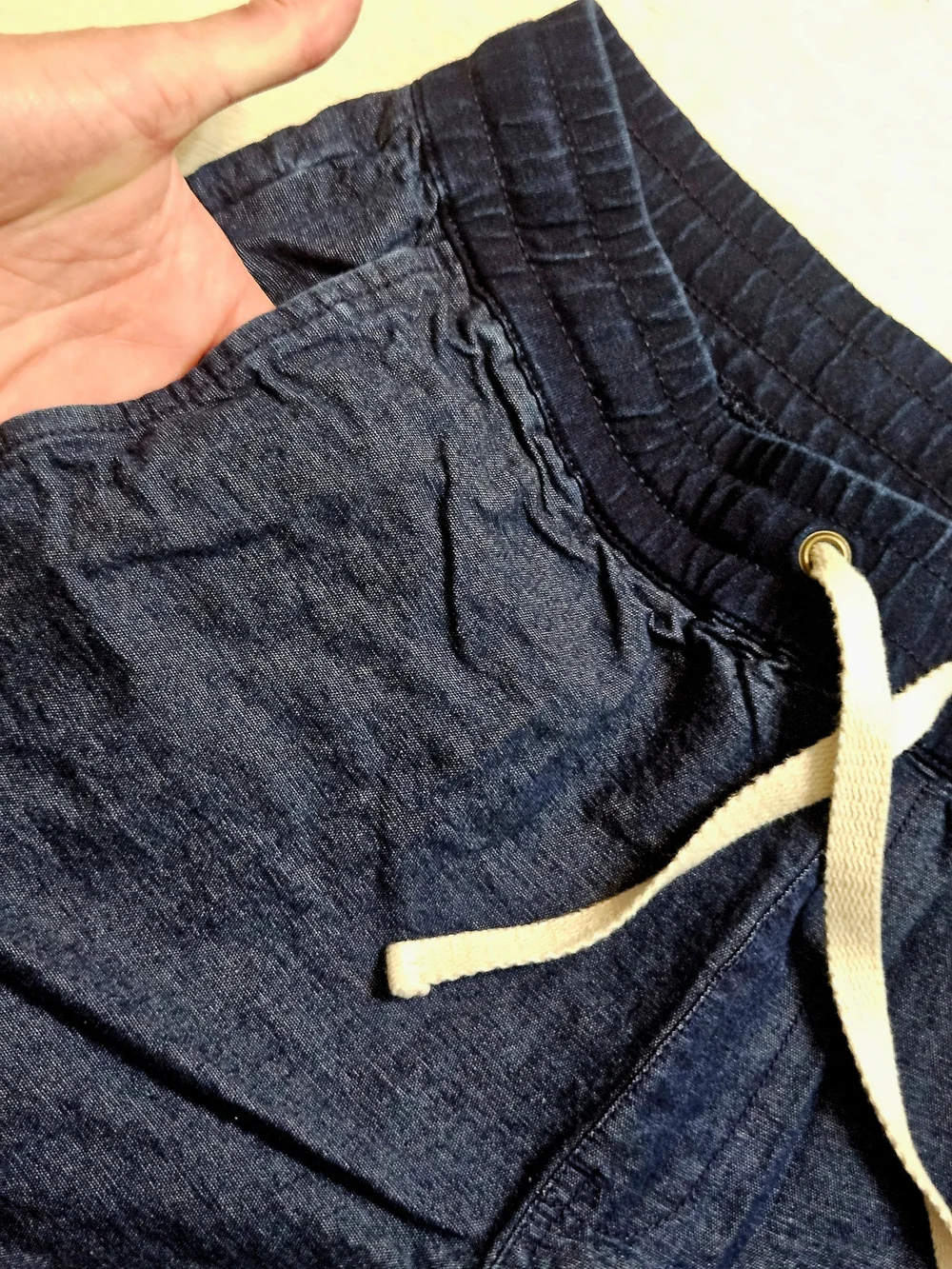 J. Crew Men's Navy Blue Hybrid Shorts with Cream Drawstring Sz SMALL